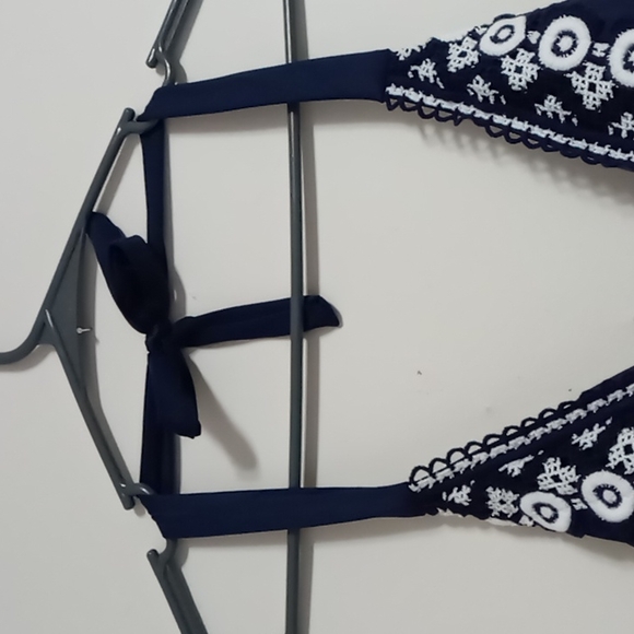 NEW Kona Sol one piece swimsuit medium with crochet design in front - Picture 6 of 11